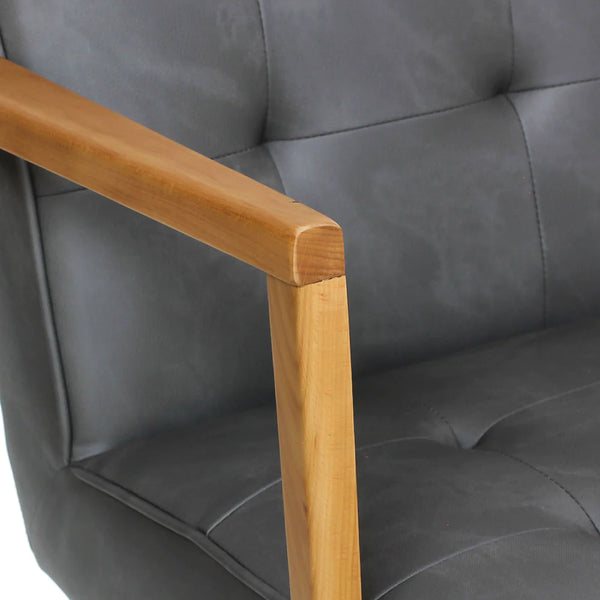 曲線美を追求した木の温もり