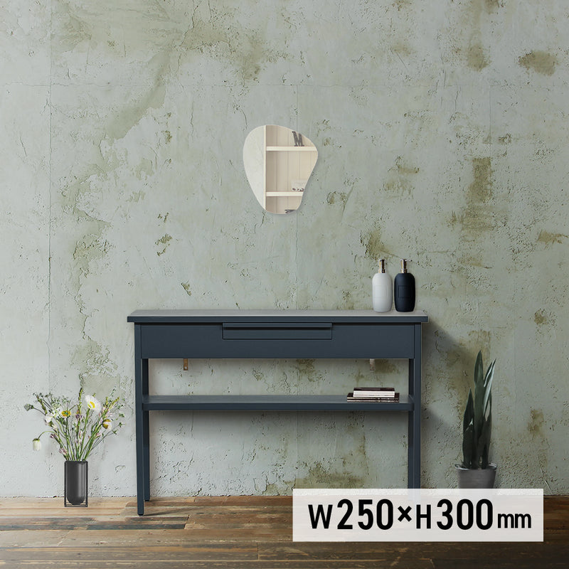 おしゃれなサロンになるウォールアートミラー【MRO18】とダークグレーコンソール