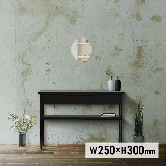 おしゃれなサロンになるウォールアートミラー【MRO19】とブラックコンソール