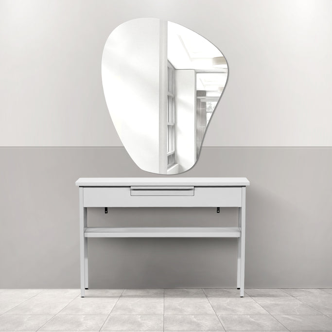 おしゃれなサロンになるウォールアートミラー【MRO13】と白いコンソール