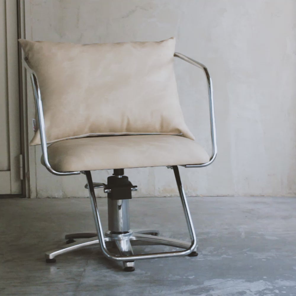 スタイリングチェア「エノラ」の動画