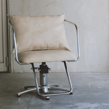 スタイリングチェア「エノラ」の動画