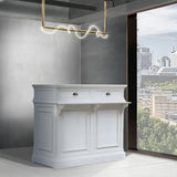 サロンにある白色レジカウンター