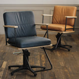 部屋にあるセットチェア ノエル2台 キャメルとコットンネイビー