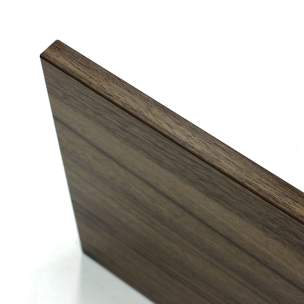 美容室 セット面になるダークブラウンカラーウォールシェルフ　ディテール