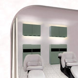 韓国風サロンにあるおしゃれなアッシュグリーンシャンプーキャビネット