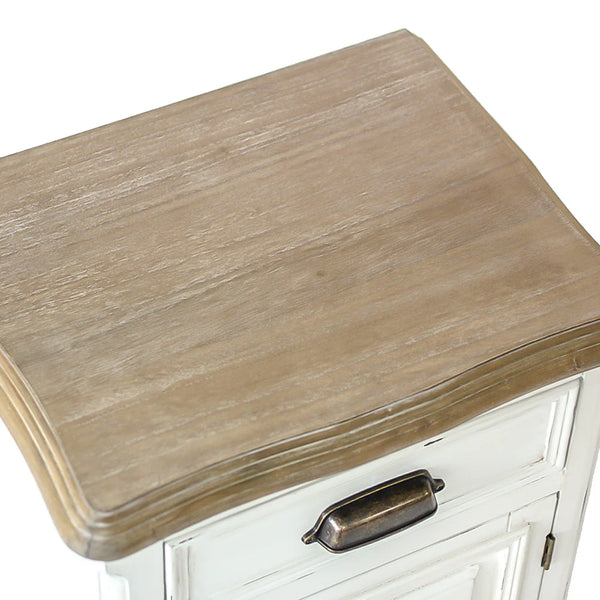 温かみのある木目の天板