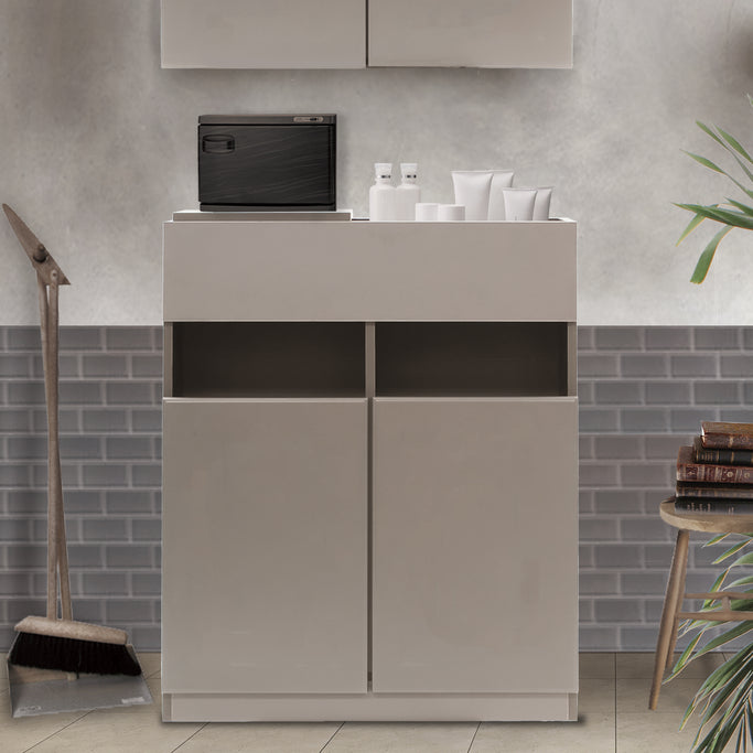 サロンにあるベージュグレー色フラットシャンプーキャビネット【下台】