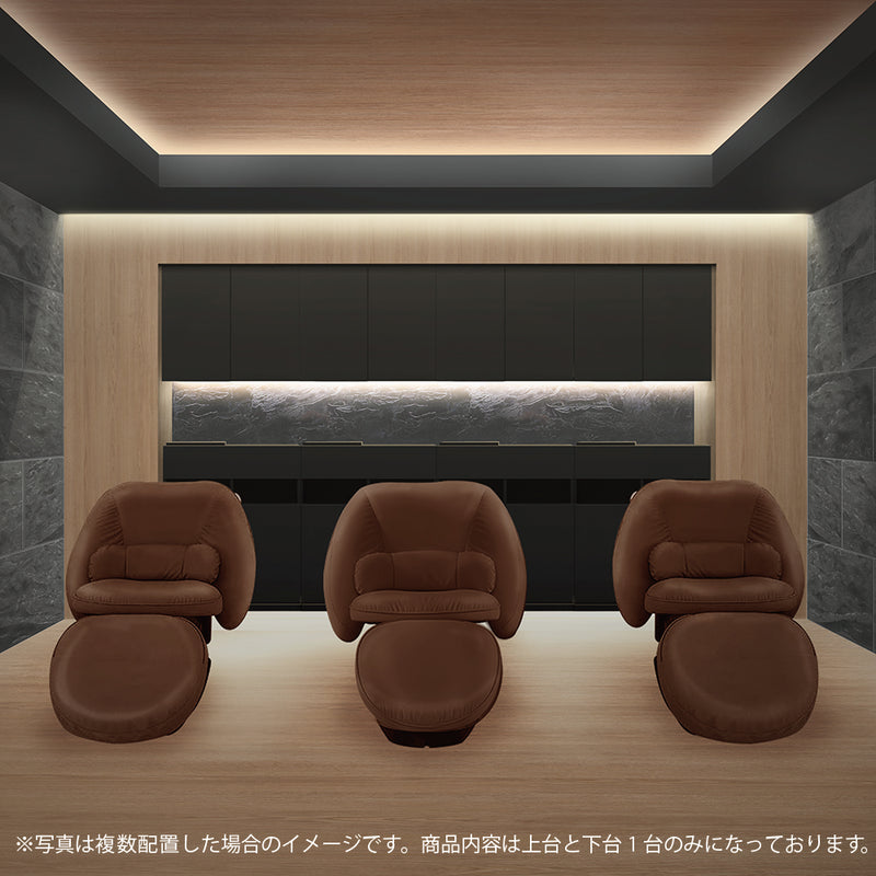 おしゃれな美容室にブラックカラーのシャンプーキャビネットセットがある