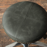 グレイッシュサファリ色鋲ありのスツールの詳細