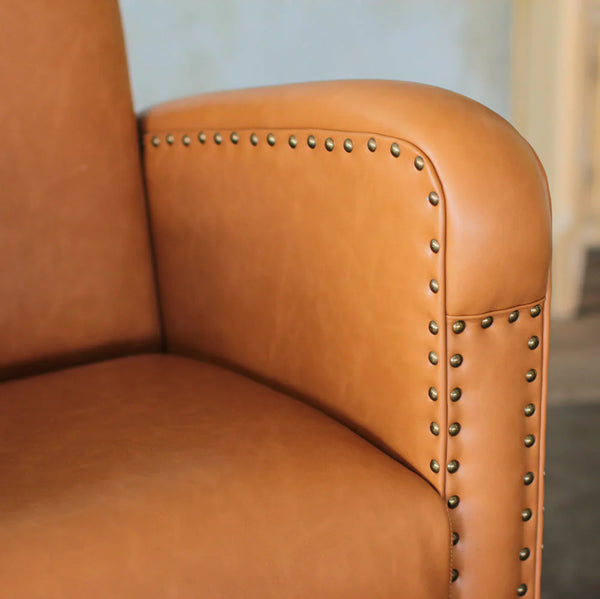 充分な厚みの肘置き