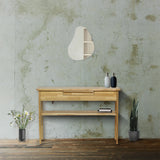 おしゃれなサロンになるウォールアートミラー【MRO17】とウッドコンソール