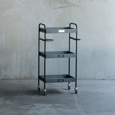 美容室にあるおしゃれなグレー色3段ウッドワゴン