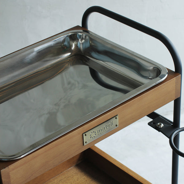 自然な木目を生かした木製トレイ