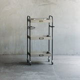 美容室にあるおしゃれなベージュグレー色3段ウッドワゴン（ステンレストレイ1枚付き）