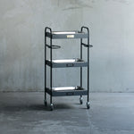 美容室にあるおしゃれなグレー色3段ウッドワゴン（ステンレストレイ3枚付き）