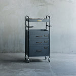 美容室にあるおしゃれなブラウン色3段引き出しウッドワゴン