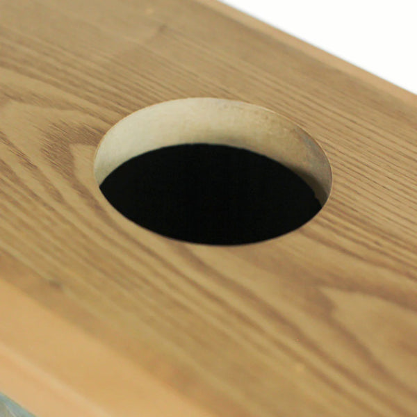 ドレッサー内部に配線を通せる仕様