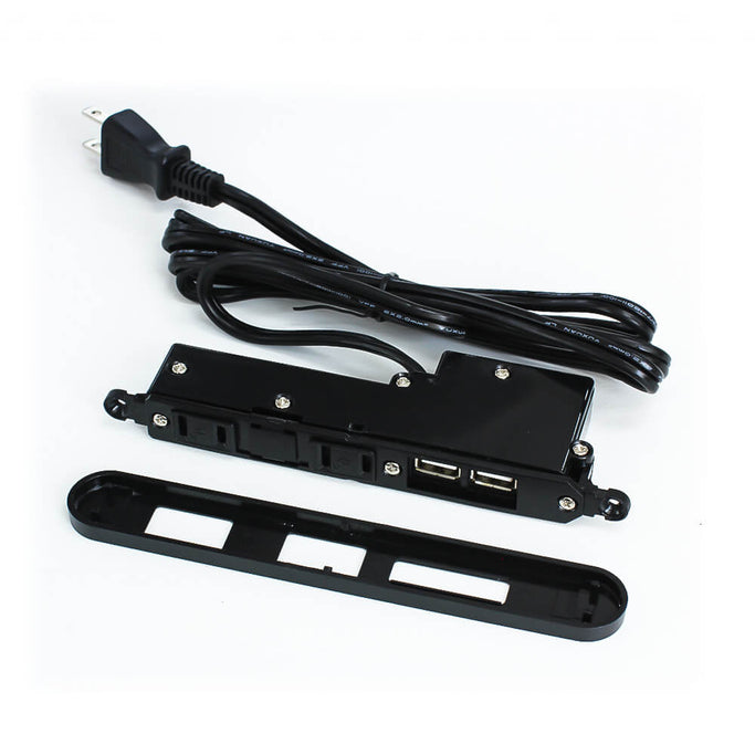 カバーを外している状態のコンセントプラグ