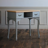 部屋にあるブルーグレー色ネコ脚ネイルテーブル（ガラス板なし）