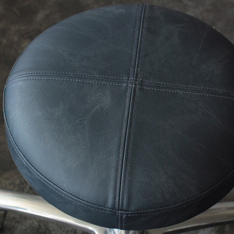 コットンネイビー色鋲なしスツールの詳細