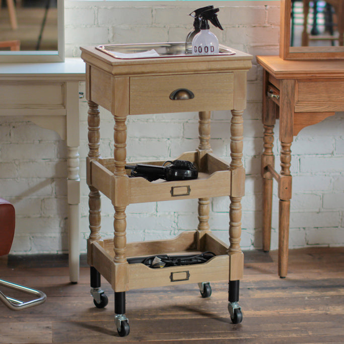 サロンにあるブラウン色アンティークワゴン【ルシール】