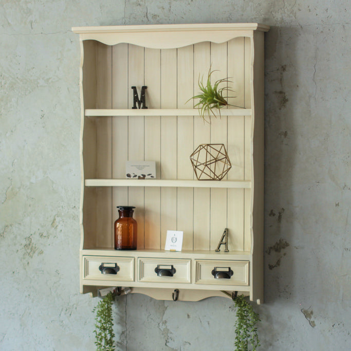 ホワイト色壁掛け商品棚【ウォールラック】の使用例2