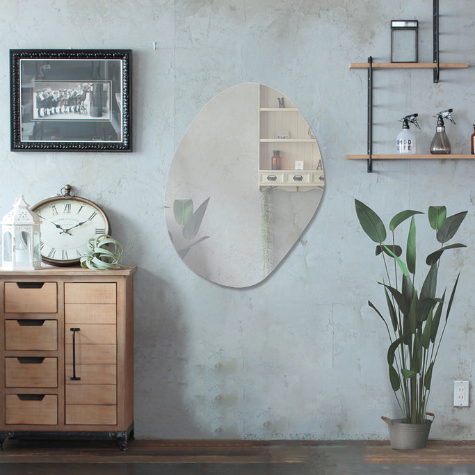 部屋にあるウォールアートミラー【アーチ型】