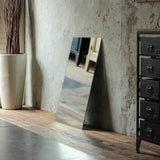 部屋にあるディスプレイ用ミラー【スクエア型】