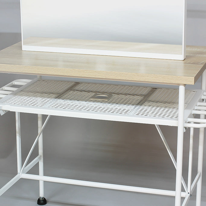 ベージュ色アイアンドレッサーの詳細写真【ローガン】