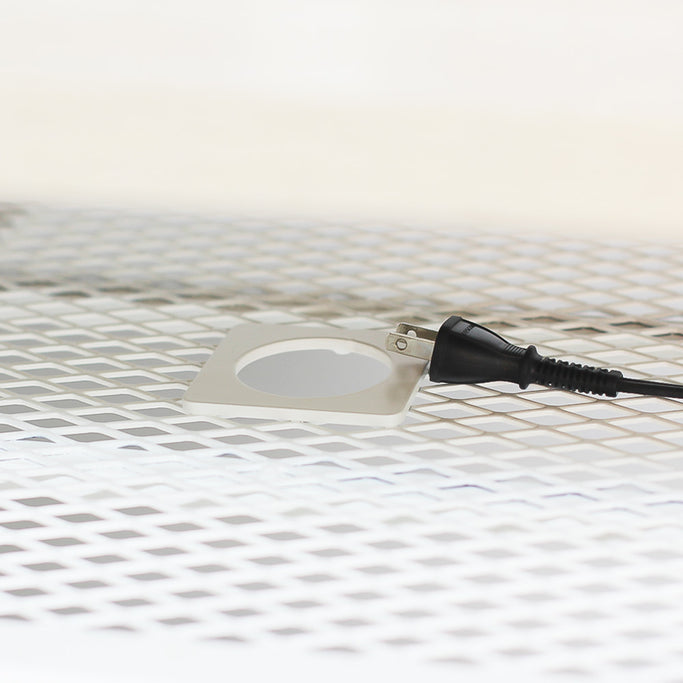 ベージュ色アイアンドレッサーの詳細写真【ローガン】