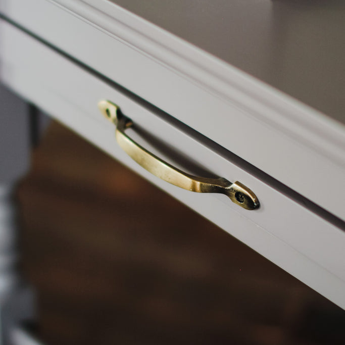 グレーウッドドレッサーの詳細【ブリットメア】