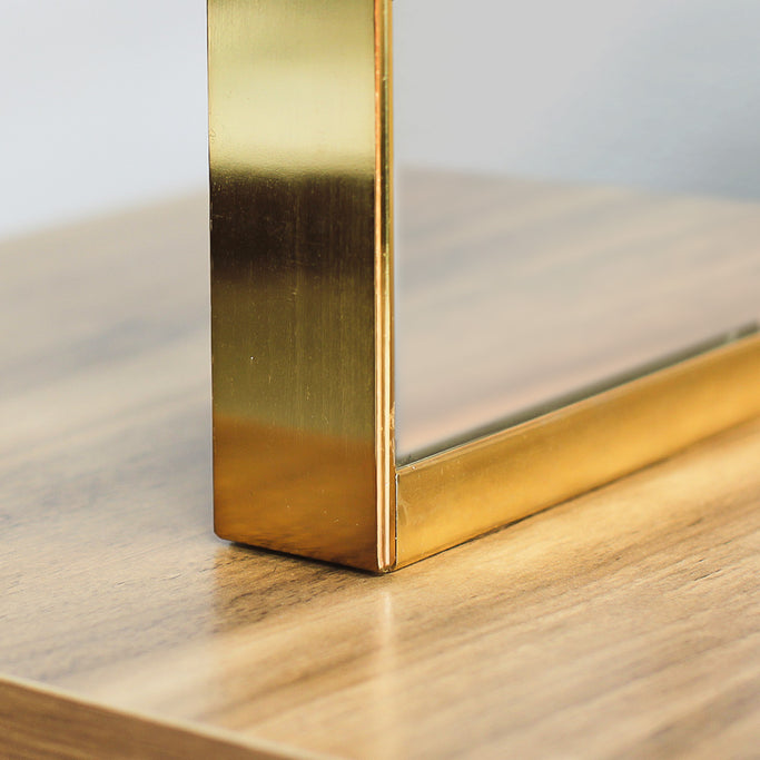 アイアンドレッサーの詳細写真【ローガン】