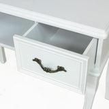 ホワイト色ネコ脚ネイルテーブルの詳細1