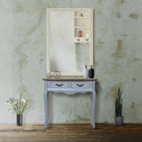 サロンにあるブルーグレー色サロン専用コンソール 【ネコ脚】とホワイトウッド色壁面ミラー