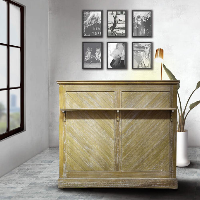 部屋にあるヘリンボーンレセプションカウンター