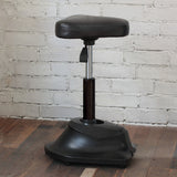 ブラック色のシャンプースツールの詳細4