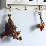 ホワイト色壁掛け商品棚【ウォールラック】の使用例6