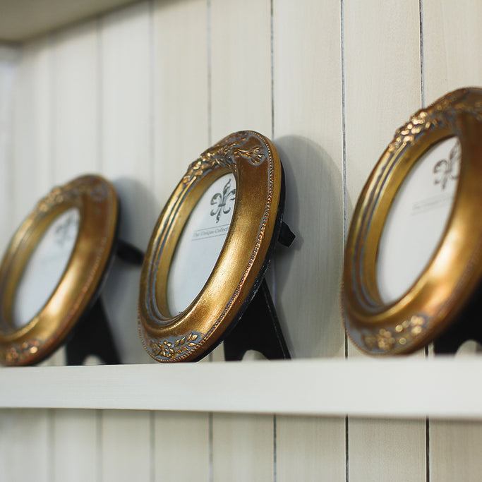 ホワイト色壁掛け商品棚【ウォールラック】の使用例4